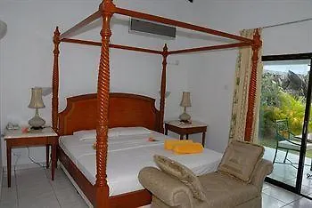 Edens Holiday Villas Port Glaud 3*,