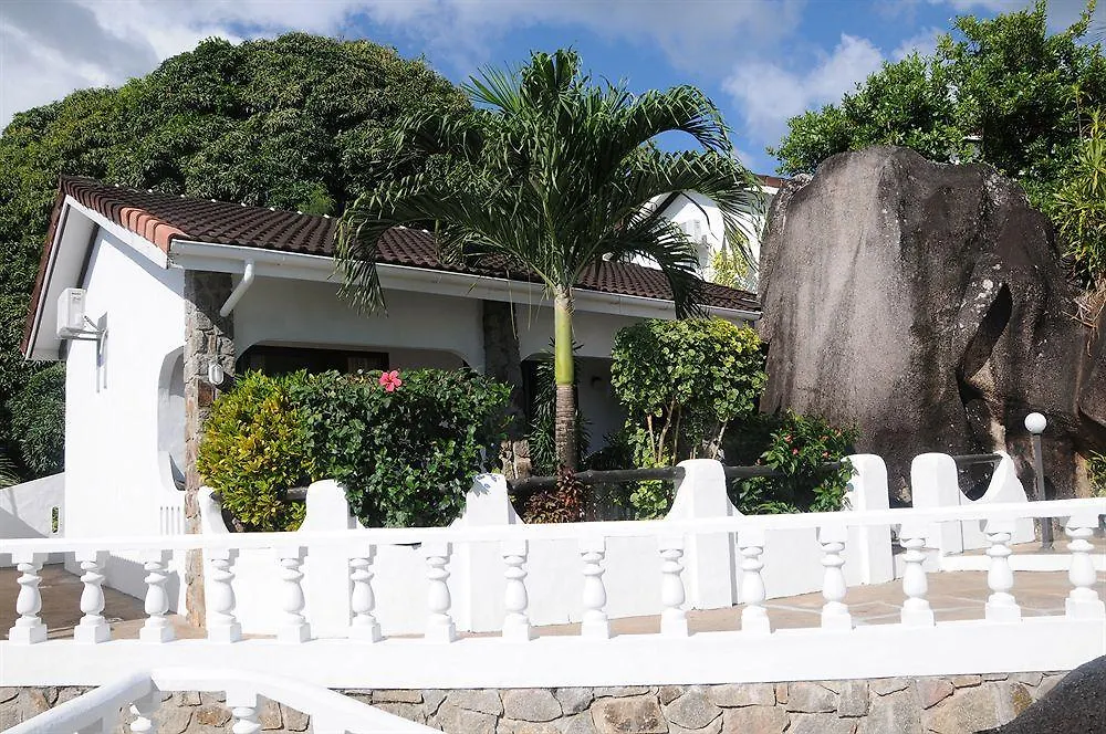 Edens Holiday Villas Port Glaud 3*,  Seychelles