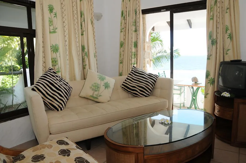 Edens Holiday Villas Port Glaud 3*,
